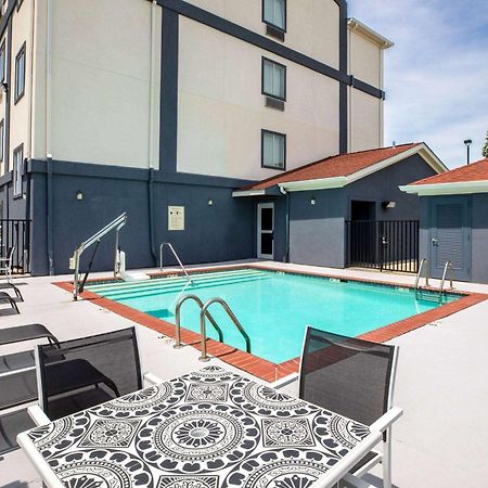 Days Inn By Wyndham Baton Rouge I-10 Exterior photo