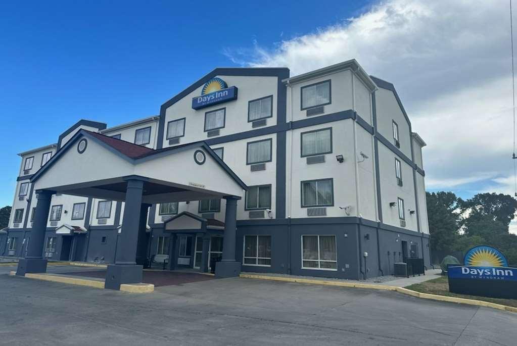 Days Inn By Wyndham Baton Rouge I-10 Exterior photo